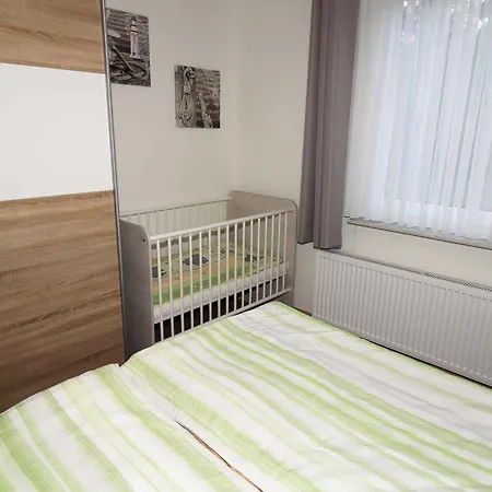 Holiday home Am Ostfrieslandwanderweg, 15177 Leer